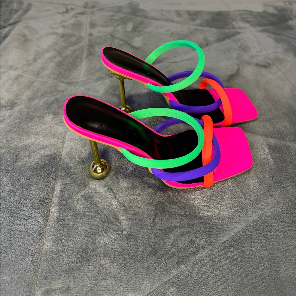 Multicolored pyramid heels (EUR39) US8 SHEIN